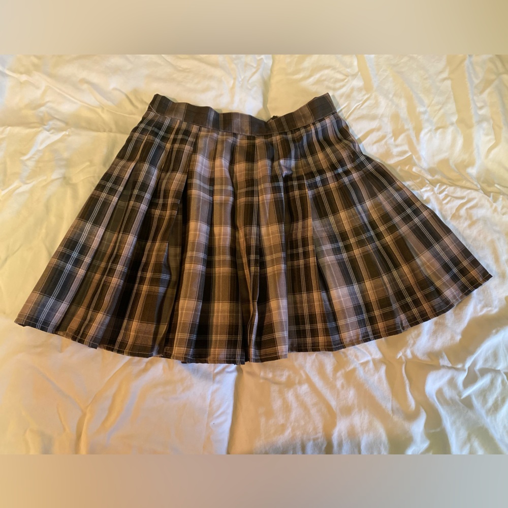 ROMWE pink and black pleated plaid skirt